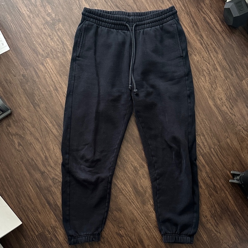 Aritzia/TNA Women’s Black Sweatpants